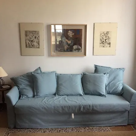 Small Shared House Terrace Above בית הארחה *