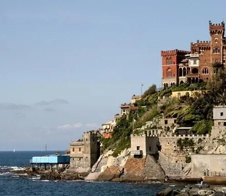 Small Shared House Terrace Above Casa de hóspedes