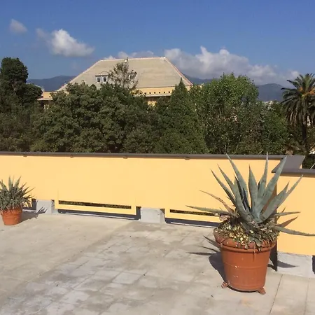 Small Shared House Terrace Above Genua