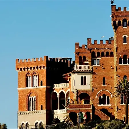 Small Shared House Terrace Above * Genua