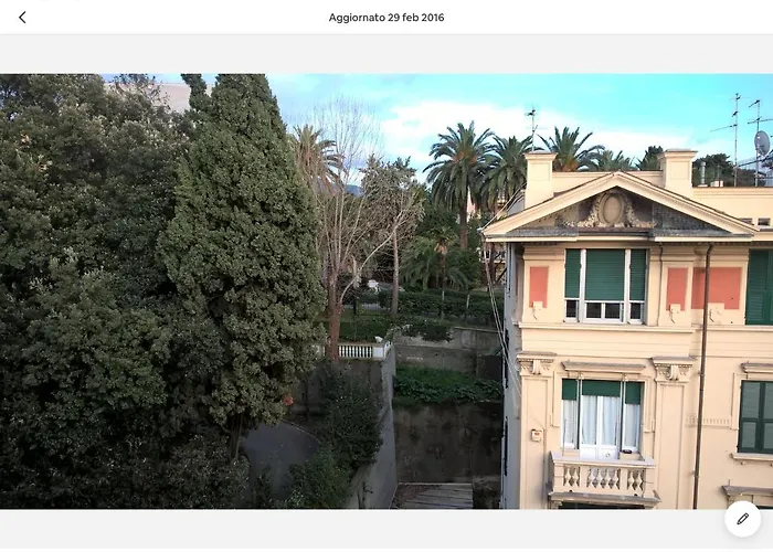 Small Shared House Terrace Above Gæstehus *