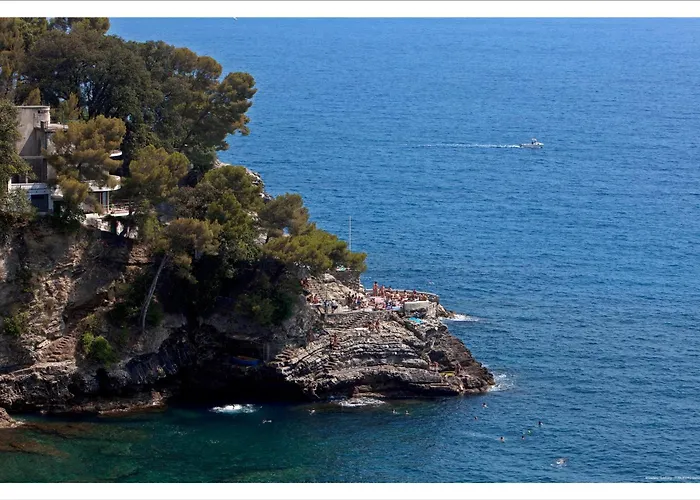 Small Shared House Terrace Above Gæstehus *