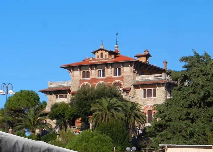 Gæstehus Small Shared House Terrace Above *