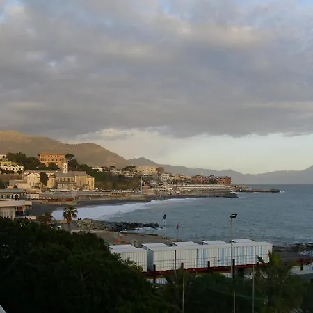 Small Shared House Terrace Above Гостевой дом