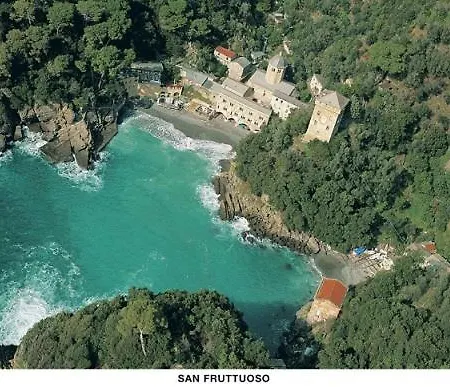 Small Shared House Terrace Above Pensión *
