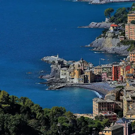 Small Shared House Terrace Above Pensión